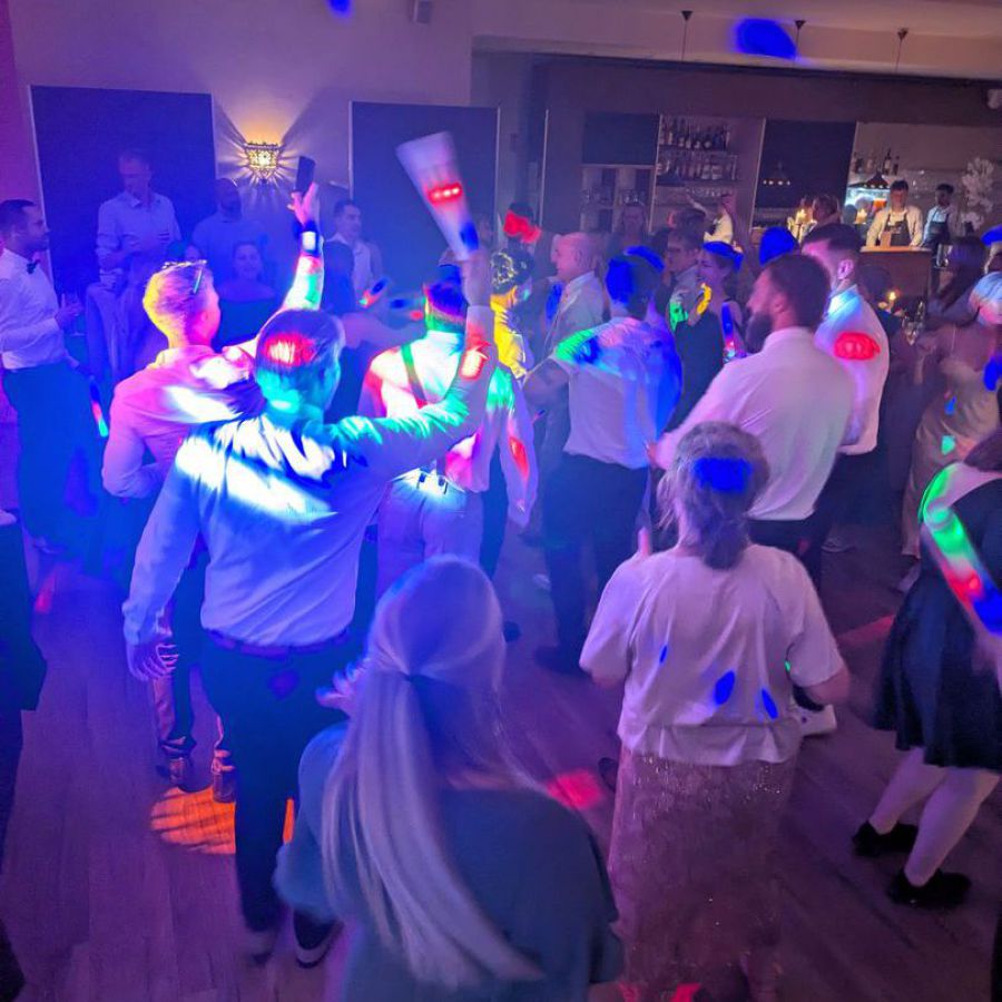 hochzeits-dj lüneburg, mobiler diskjockey hochzeit, dj hochzeitsparty, dj hochzeitsfeier, dj hochzeit preis, dj für hochzeit suchen