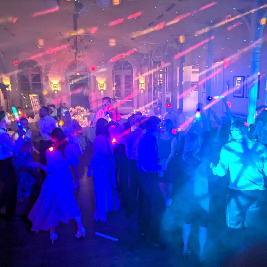 hochzeits-dj hamburg, mobiler diskjockey hochzeit, dj hochzeitsparty, dj hochzeitsfeier, dj hochzeit preis, dj für hochzeit suchen