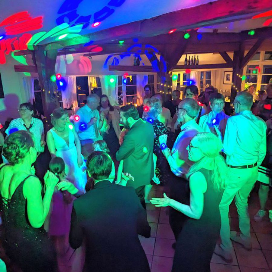 dj Reinbek, hochzeits-dj reinbek, mobiler diskjockey hochzeit, dj hochzeitsparty, dj hochzeitsfeier, dj hochzeit preis, dj für hochzeit suchen