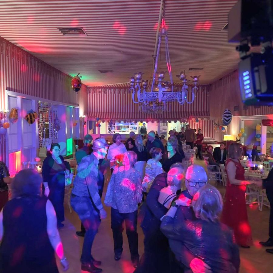 dj lauenburg, hochzeits-dj lauenburg, mobiler diskjockey hochzeit, dj hochzeitsparty, dj hochzeitsfeier, dj hochzeit preis, dj für hochzeit suchen