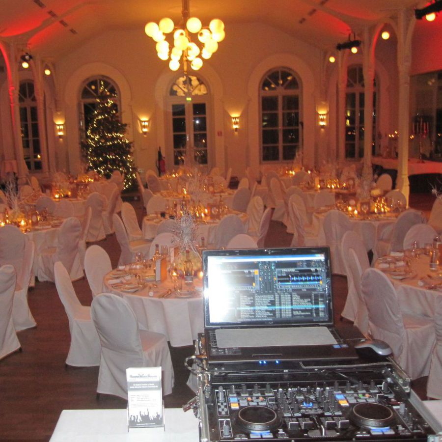 hochzeits-dj-in-hamburg-mobiler-diskjockey-event-geburtstag-weihnachtsfeier-firmenfeier