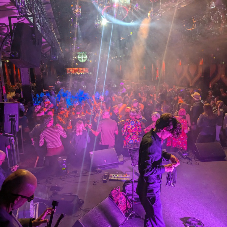 hochzeits-dj-in-norderstedt-mobiler-diskjockey-events-wie geburtstag-weihnachtsfeier-firmenfeier-party