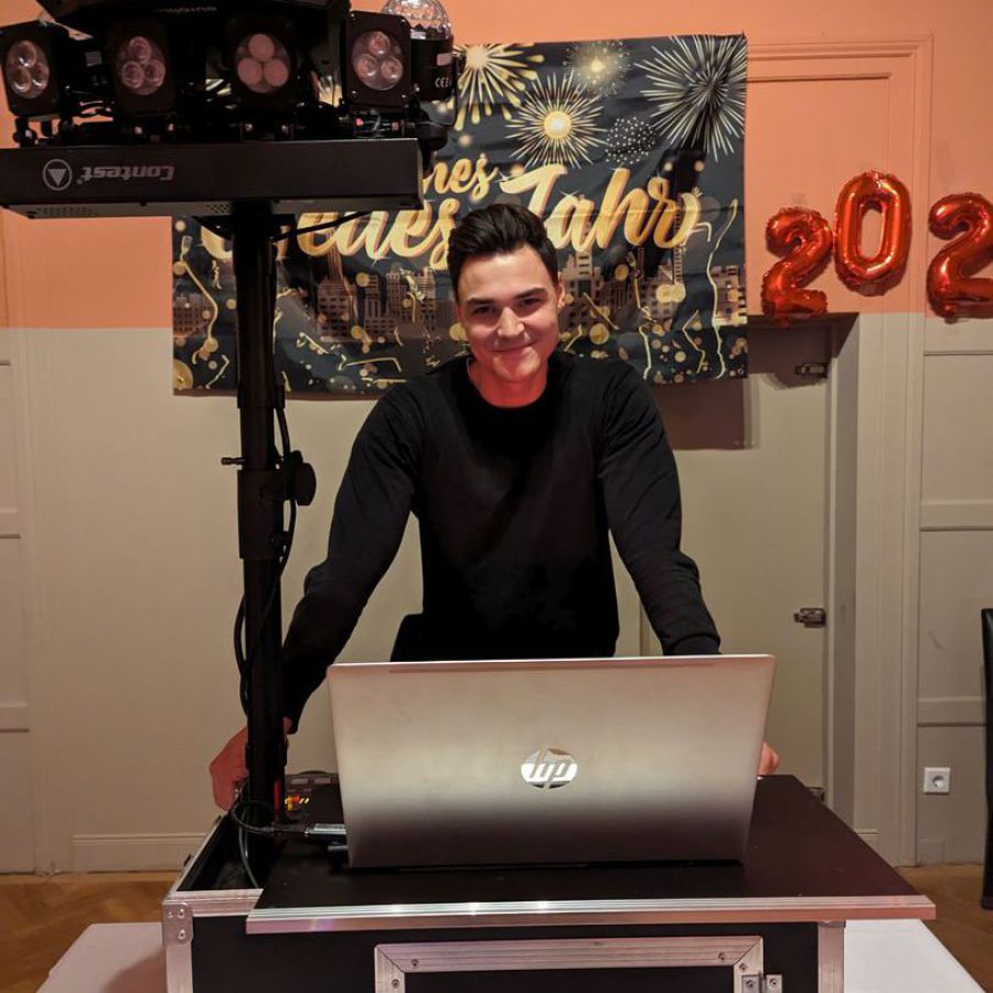 Dj schwarzenbek, hochzeits-dj schwarzenbek, mobiler diskjockey hochzeit, dj hochzeitsparty, dj hochzeitsfeier, dj hochzeit preis, dj für hochzeit suchen