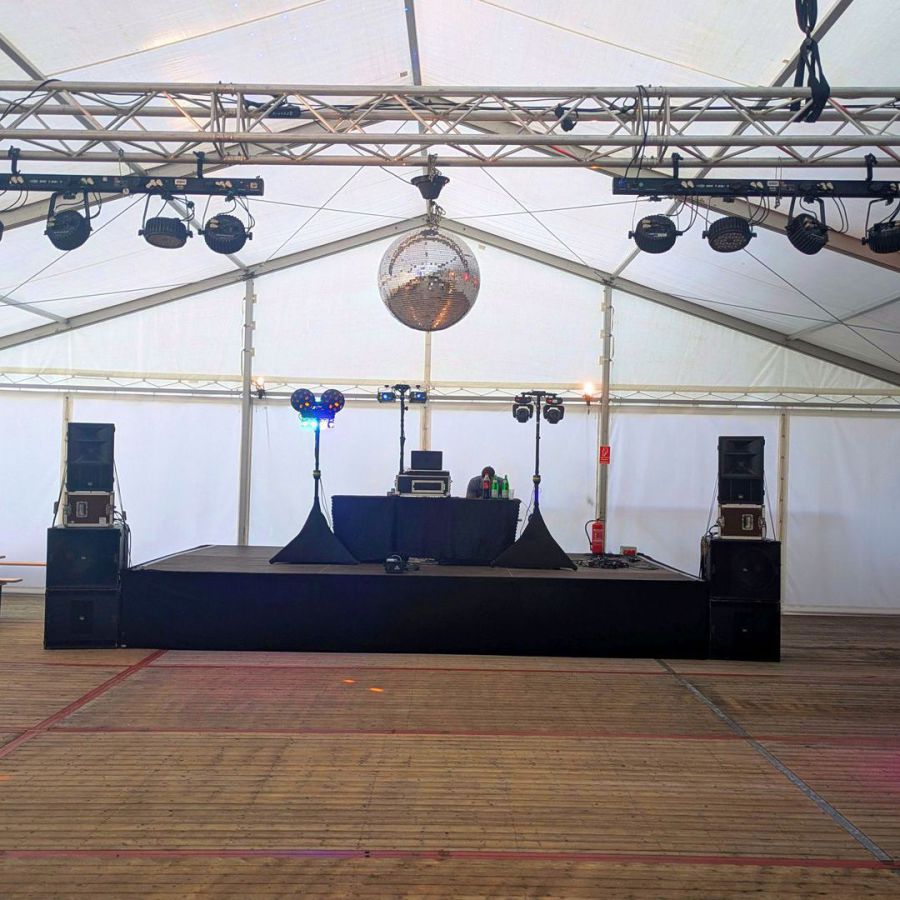 Dj schwarzenbek, hochzeits-dj schwarzenbek, mobiler diskjockey hochzeit, dj hochzeitsparty, dj hochzeitsfeier, dj hochzeit preis, dj für hochzeit suchen
