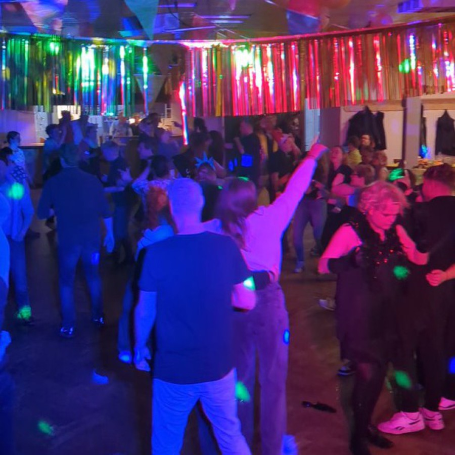 Dj schwarzenbek, hochzeits-dj schwarzenbek, mobiler diskjockey hochzeit, dj hochzeitsparty, dj hochzeitsfeier, dj hochzeit preis, dj für hochzeit suchen