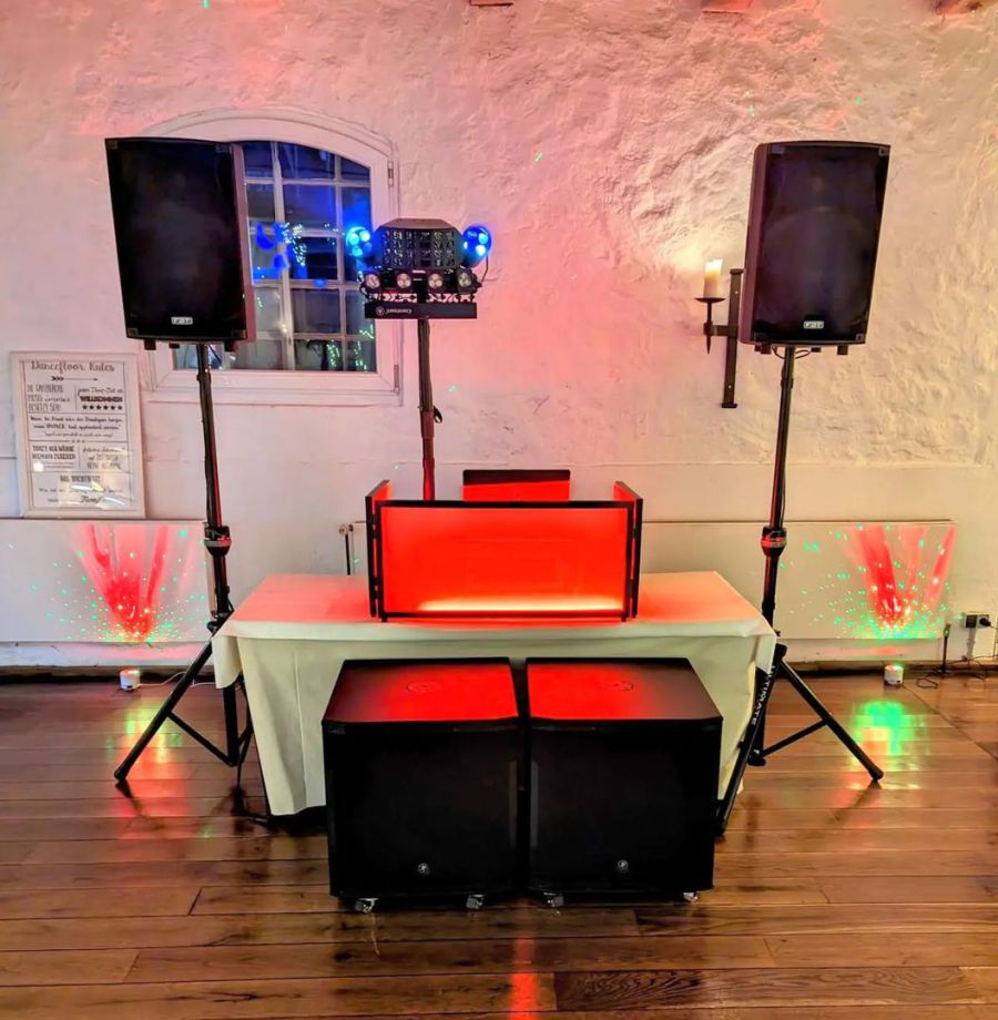 Dj bispingen, hochzeits-dj bispingen, mobiler diskjockey hochzeit, dj hochzeitsparty, dj hochzeitsfeier, dj hochzeit preis, dj für hochzeit suchen