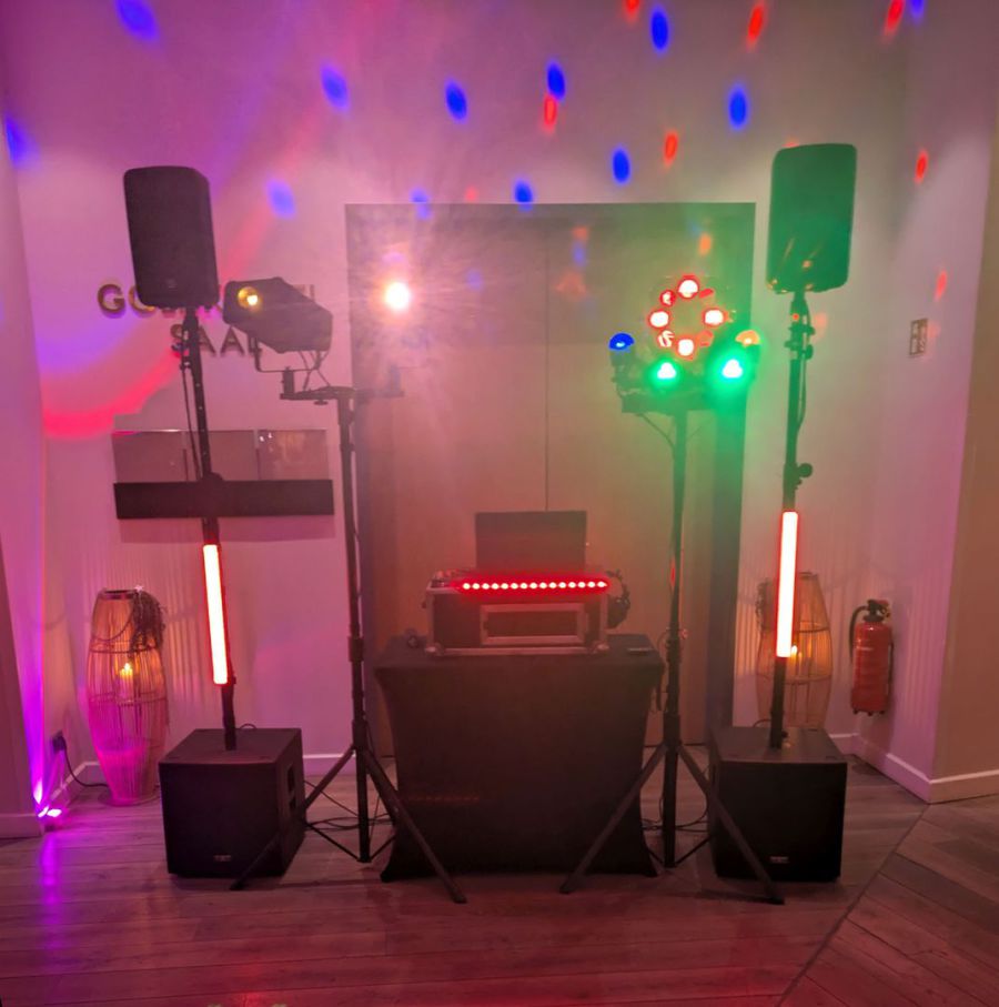 Hochzeits-DJ Ahrensburg & Umgebung - Mobiler Diskjockey für Events aller Art wie Geburtstag, Firmenfeier, Weihnachtsfeier - Party DJ Ahrensburg