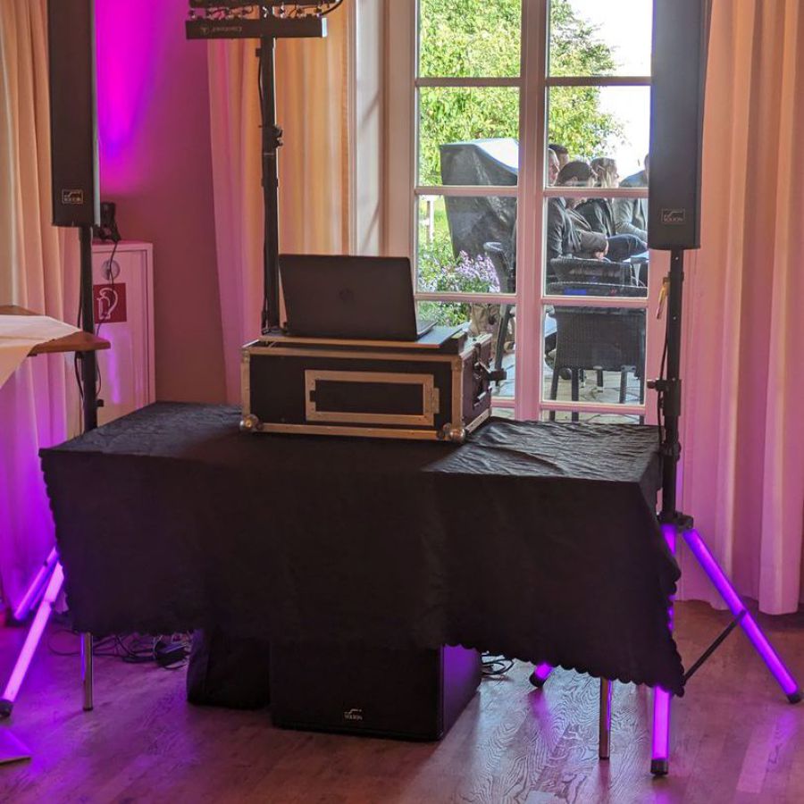 Hochzeits-DJ Ratzeburg & Umgebung - Mobiler Diskjockey für Events aller Art wie Geburtstag, Firmenfeier, Weihnachtsfeier - Party DJ Ratzeburg