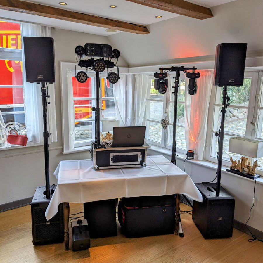 Hochzeits-DJ Ratzeburg & Umgebung - Mobiler Diskjockey für Events aller Art wie Geburtstag, Firmenfeier, Weihnachtsfeier - Party DJ Ratzeburg