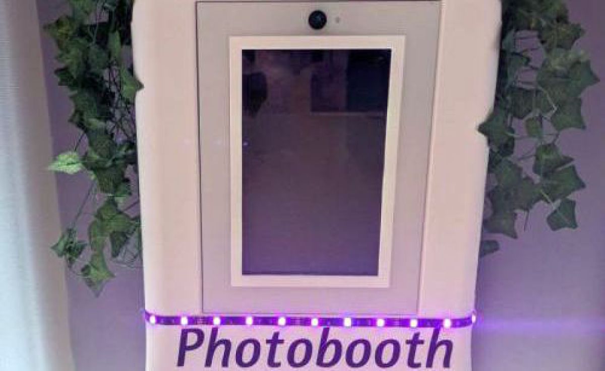 DJ und Fotobox, Fotobox Hochzeit, Fotobox Event, Fotobox mieten, Hochzeits-DJ Fotobox, Photobooth Hamburg, Photobooth Hochzeit, Fotobox Hochzeitsparty