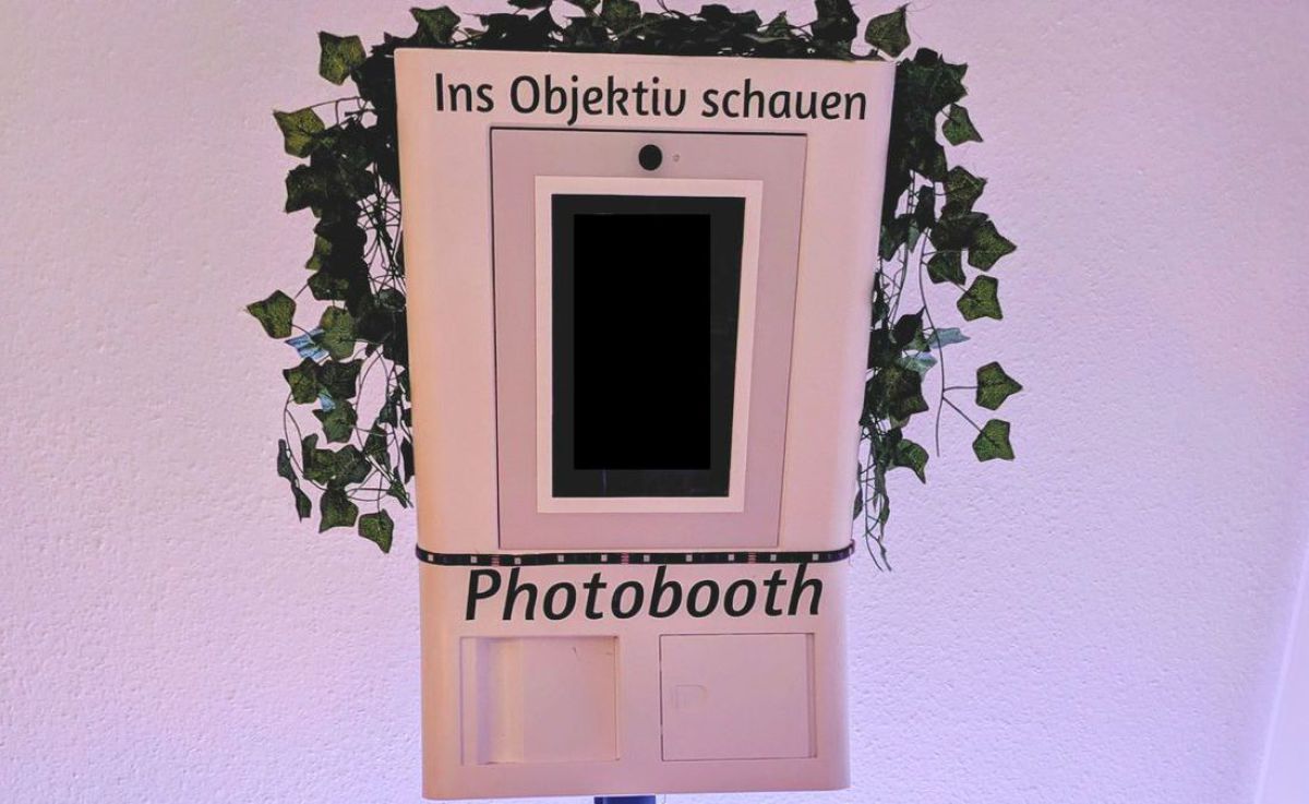 DJ und Fotobox, Fotobox Hochzeit, Fotobox Event, Fotobox mieten, Hochzeits-DJ Fotobox, Photobooth Hamburg, Photobooth Hochzeit, Fotobox Hochzeitsparty